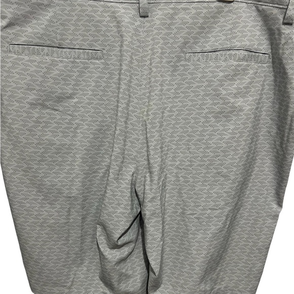 Mens PGA TOUR golf shorts size 38 stretchy waist like new! - Picture 2 of 7